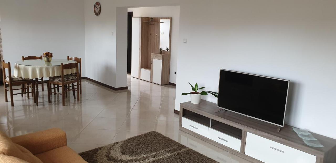 Apartman Lena Πούλα Εξωτερικό φωτογραφία