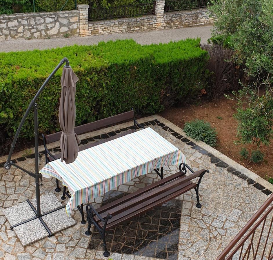 Apartman Lena Πούλα Εξωτερικό φωτογραφία
